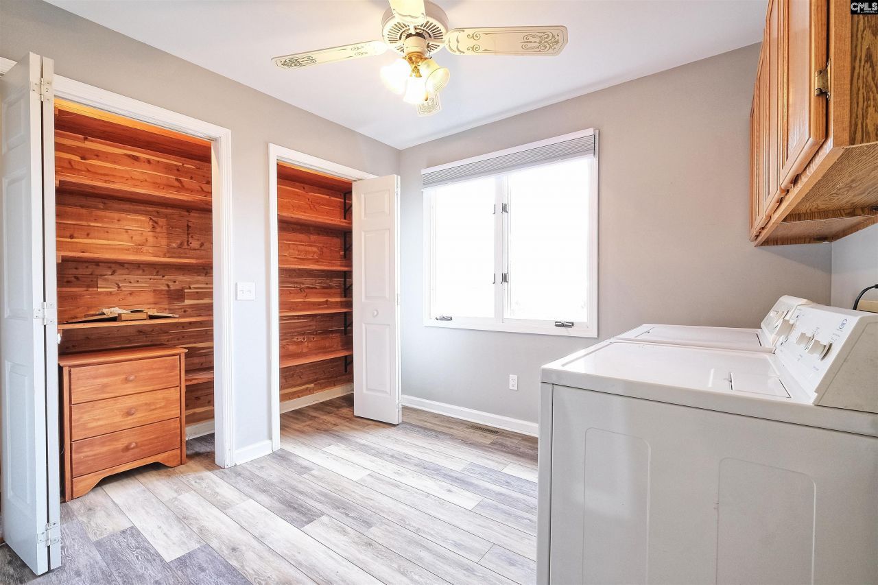 447 Edgewater Road Photo 22