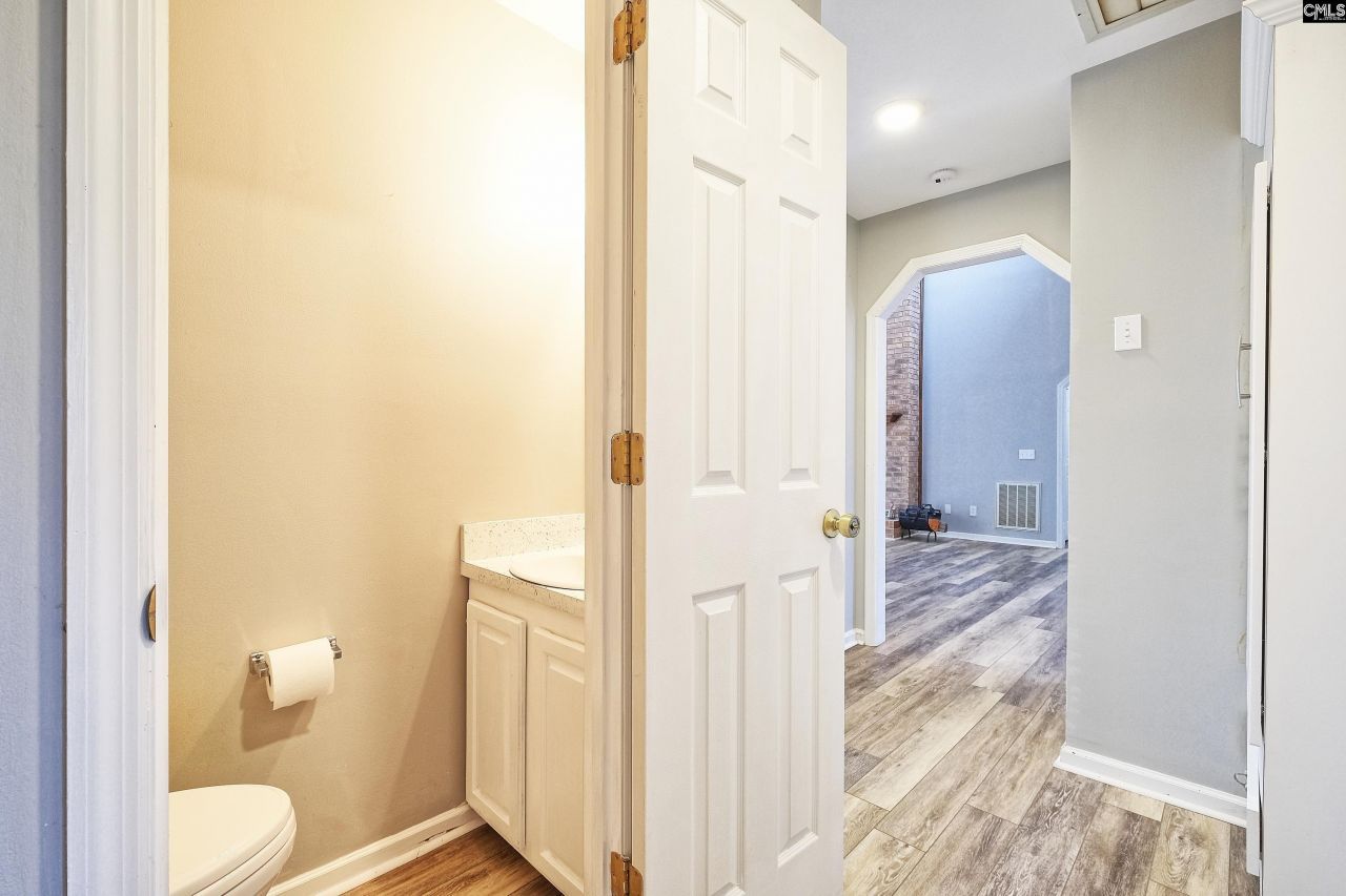 447 Edgewater Road Photo 23