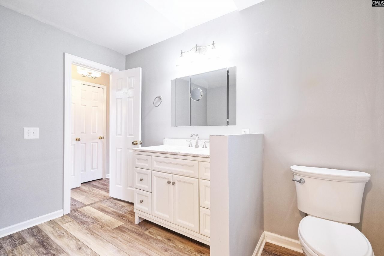 447 Edgewater Road Photo 32