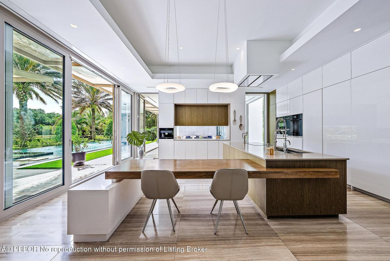 8119 Man O War Road, Palm Beach Gardens, FL 33418 Photo