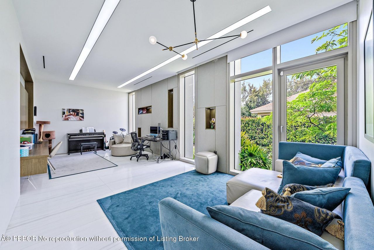 8119 Man O War Road, Palm Beach Gardens, FL 33418 Photo