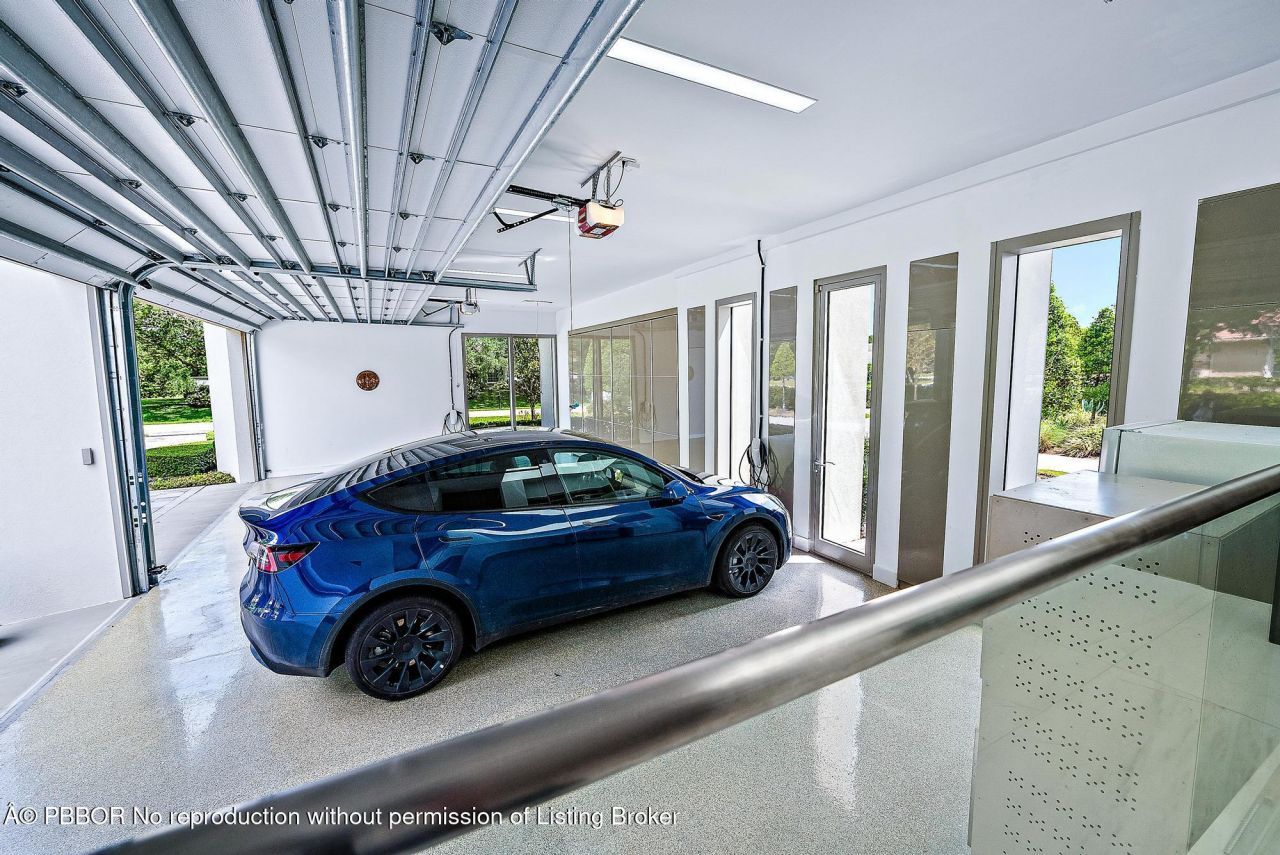 8119 Man O War Road, Palm Beach Gardens, FL 33418 Photo