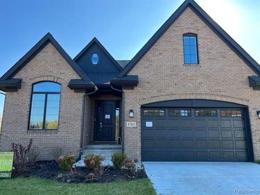 47443 Verona Ct, Plymouth Twp, MI 48170