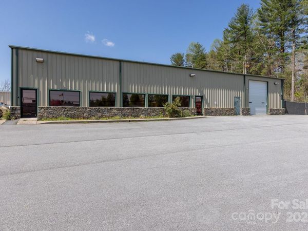 2997 Spartanburg Highway, Asheville, NC 28726