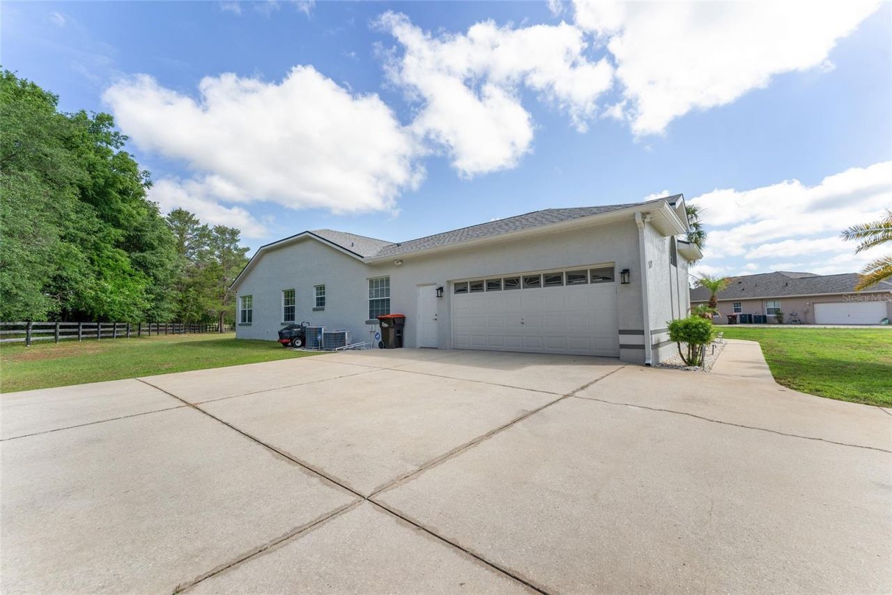 5819 NE 72nd Street, Silver Springs, FL 34488 Photo