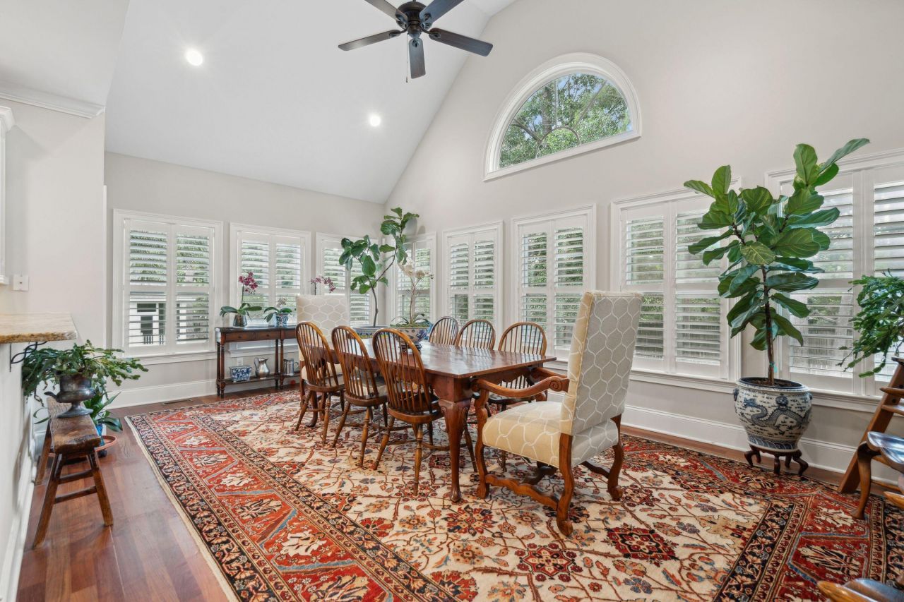 100 Aviary Court Photo 15