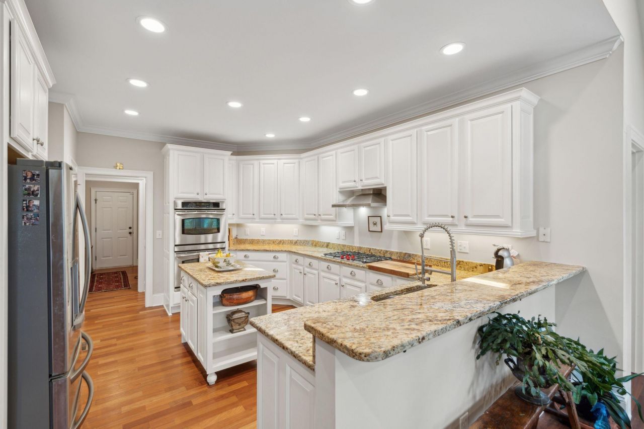 100 Aviary Court Photo 18