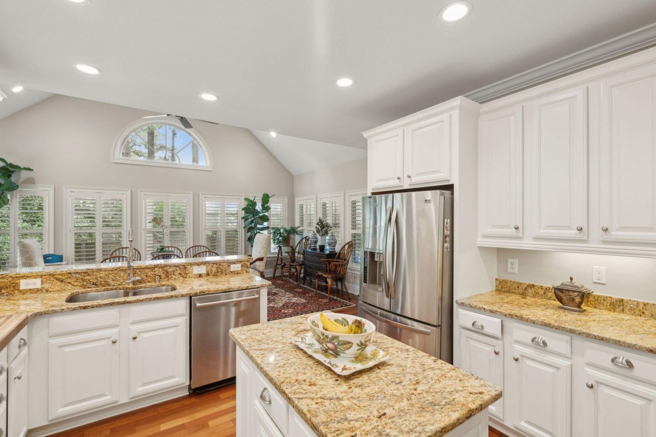 100 Aviary Court Photo 20