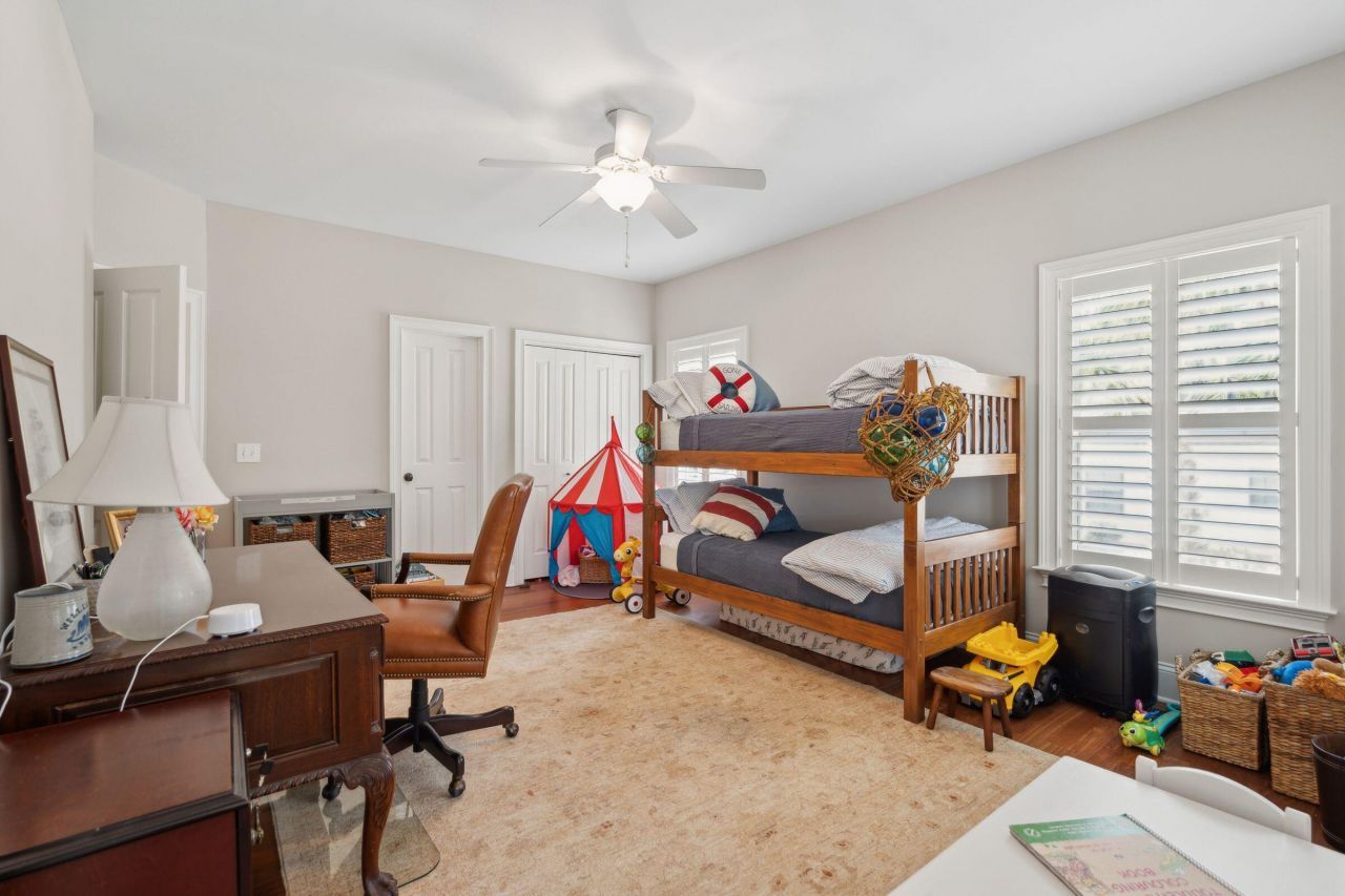 100 Aviary Court Photo 27