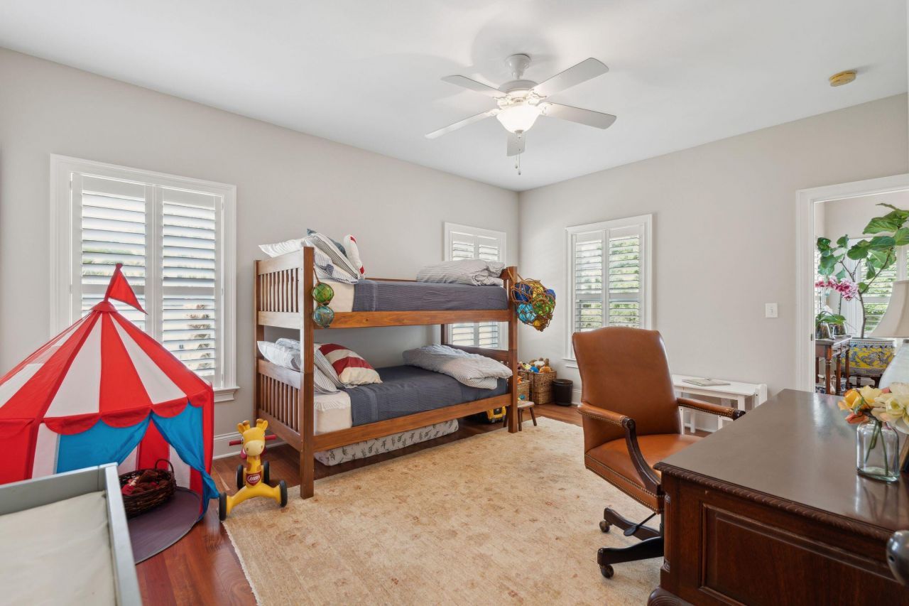 100 Aviary Court Photo 28