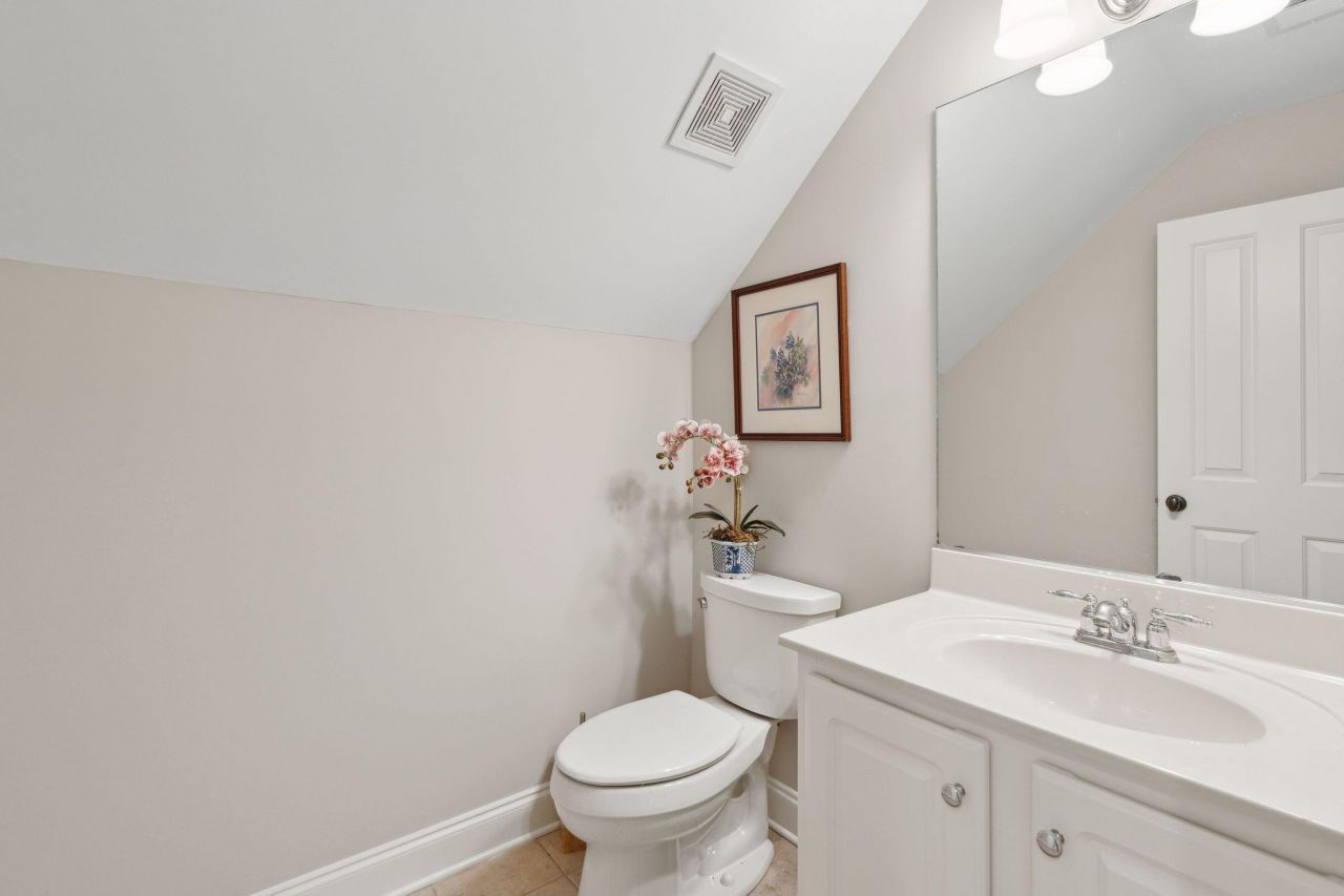 100 Aviary Court Photo 32