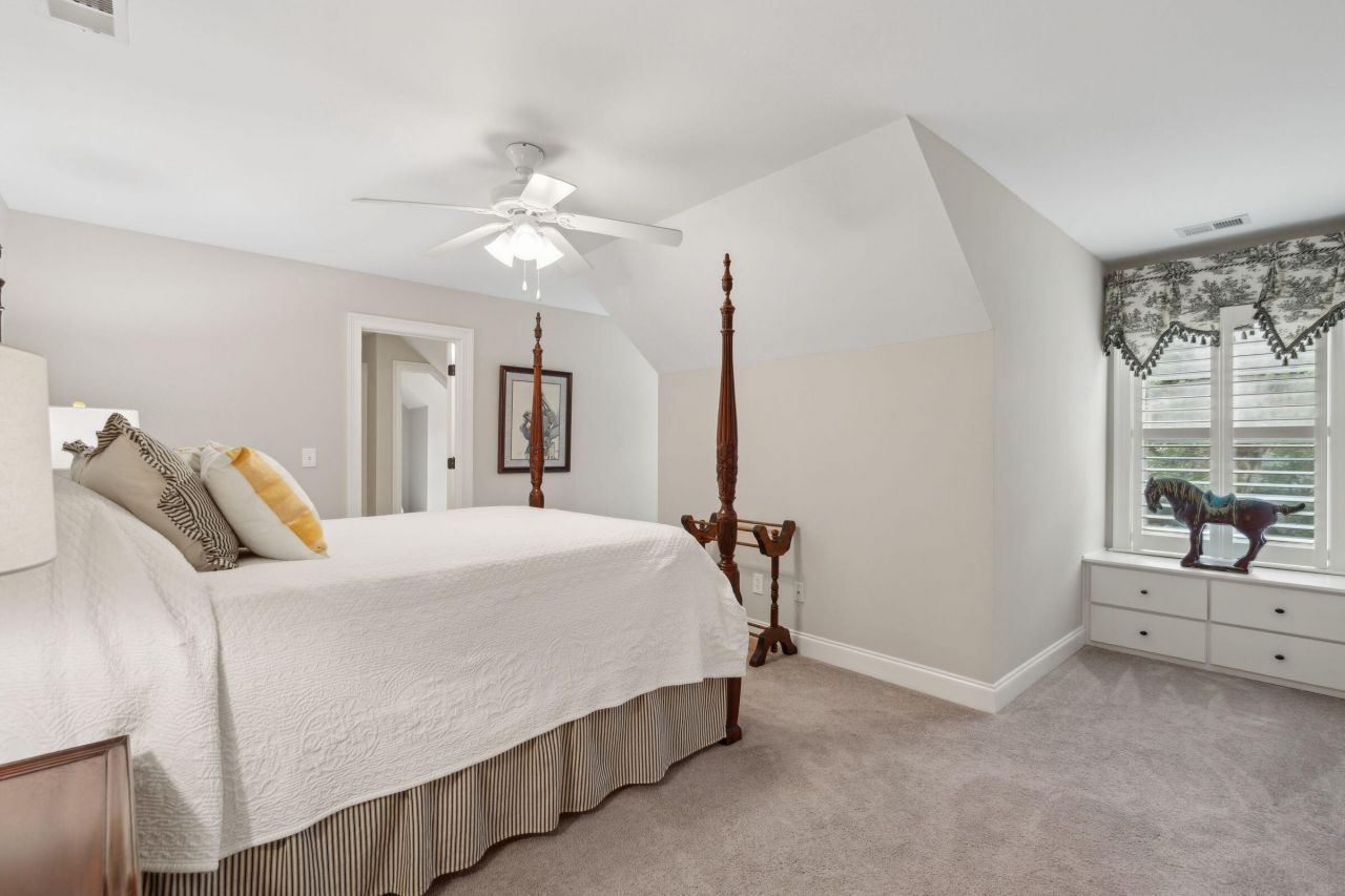 100 Aviary Court Photo 33