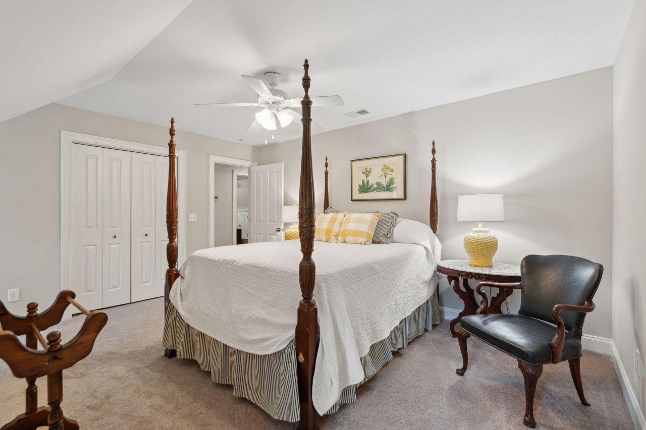 100 Aviary Court Photo 34