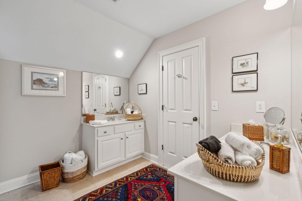 100 Aviary Court Photo 35