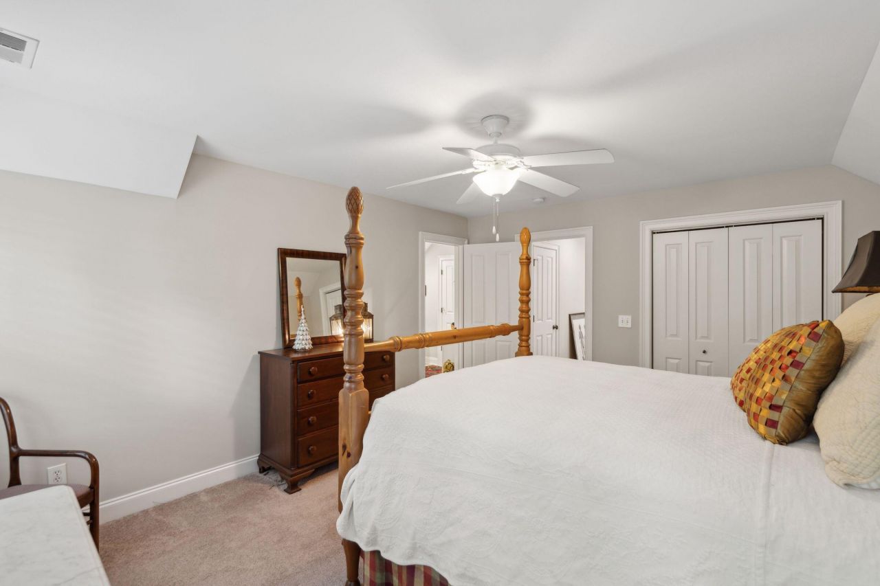 100 Aviary Court Photo 37