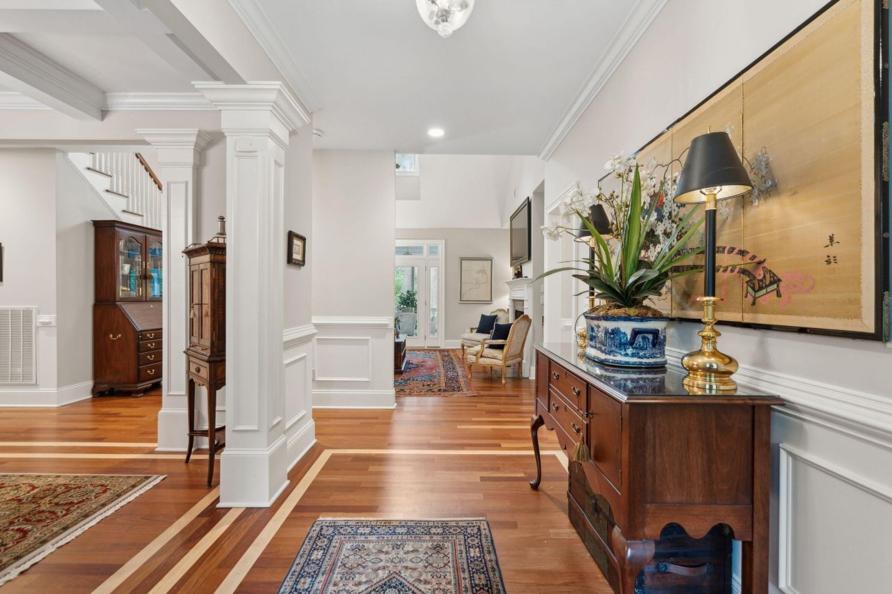 100 Aviary Court Photo 6