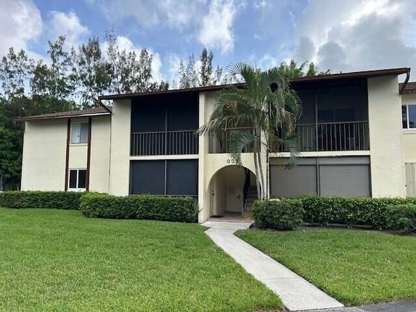 4871 Sable Pine B2 Circle, West Palm Beach, FL 33417