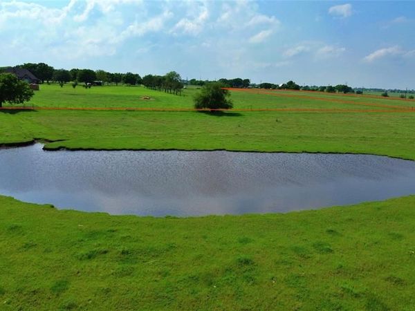 000 County Road 366, Era, TX 76238