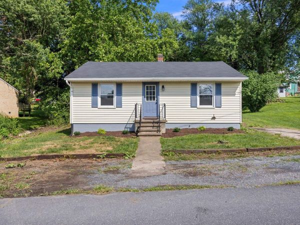 111 CHURCH ST, BROADWAY, VA 22815