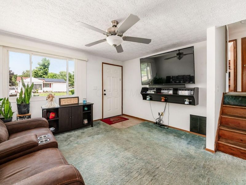 2197 Bayfield Drive, Columbus, OH 43229 Photo 2