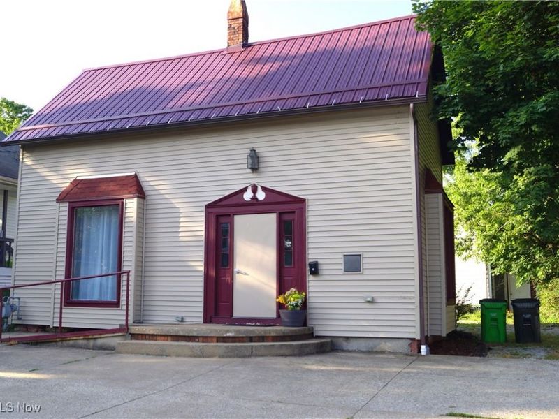 208 2nd Street SW, Carrollton, OH 44615 Photo 2