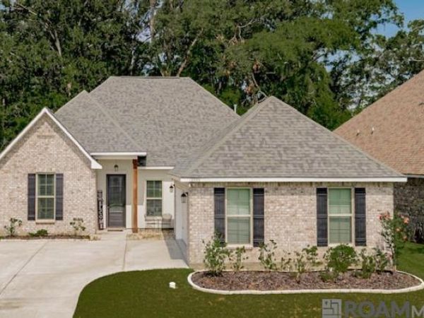 18955 Corlis Green Dr, Zachary, LA 70791