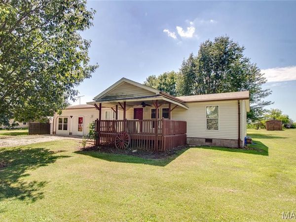 208 S Public Road, Fieldon, IL 62031