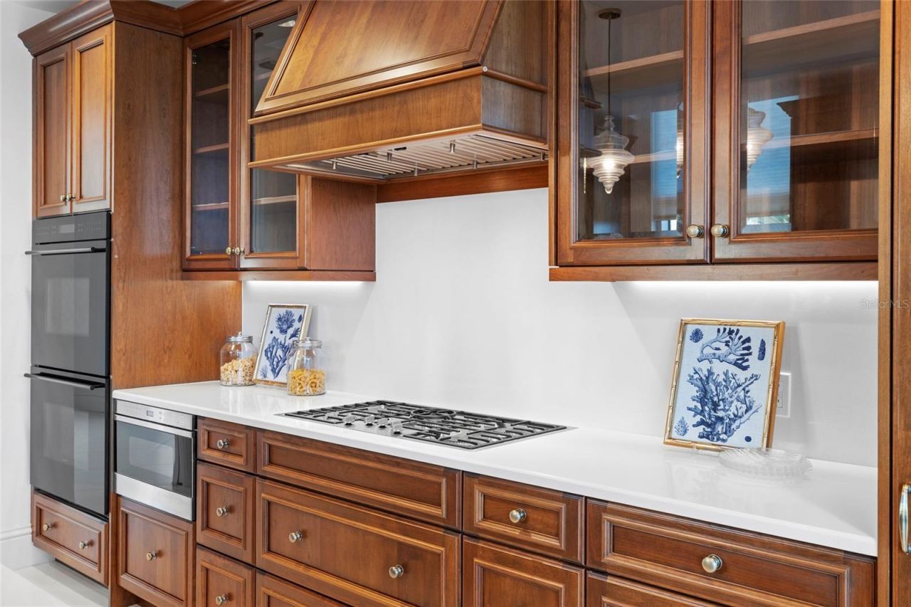 2251 Gulf Of Mexico Drive, Unit 301, Longboat Key, FL 34228 Photo