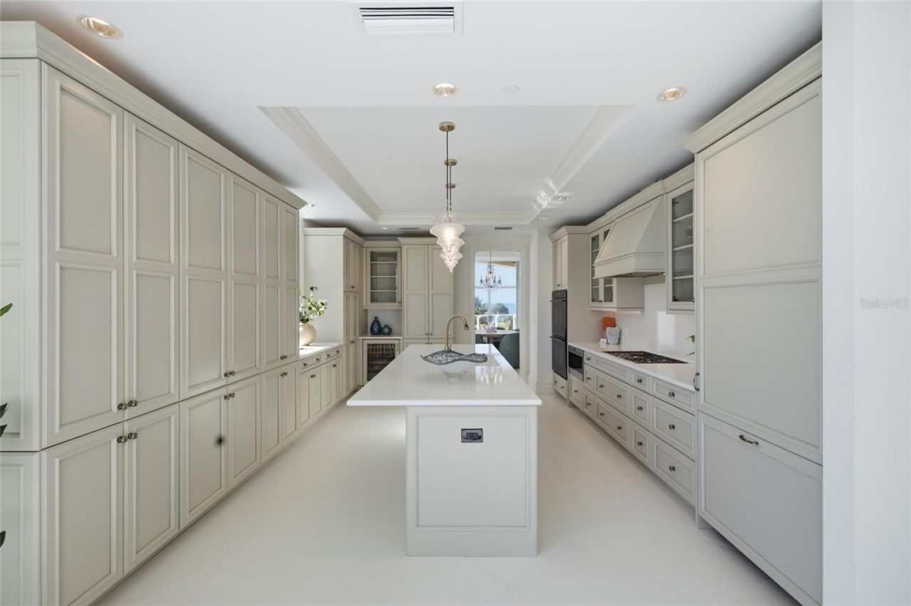 2251 Gulf Of Mexico Drive, Unit 301, Longboat Key, FL 34228 Photo