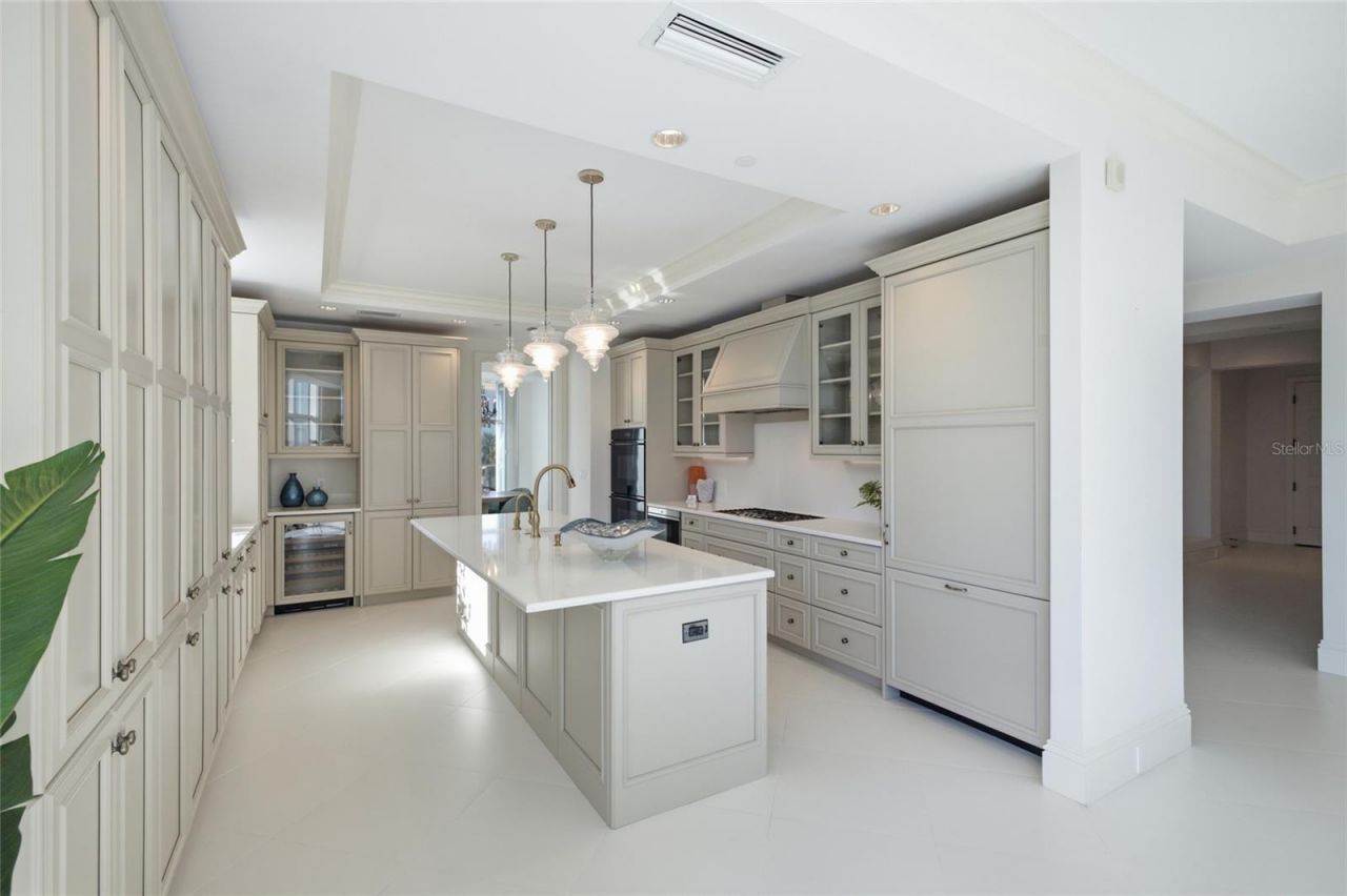 2251 Gulf Of Mexico Drive, Unit 301, Longboat Key, FL 34228 Photo