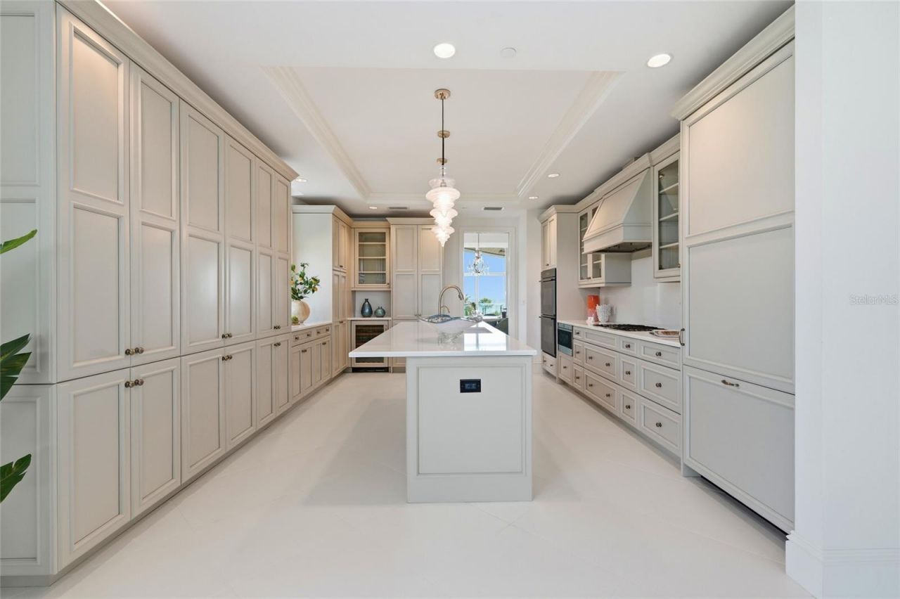 2251 Gulf Of Mexico Drive, Unit 301, Longboat Key, FL 34228 Photo