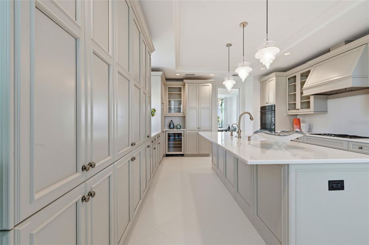 2251 Gulf Of Mexico Drive, Unit 301, Longboat Key, FL 34228 Photo