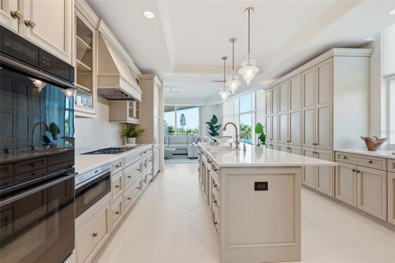 2251 Gulf Of Mexico Drive, Unit 301, Longboat Key, FL 34228 Photo