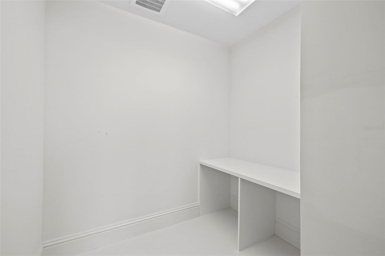 2251 Gulf Of Mexico Drive, Unit 301, Longboat Key, FL 34228 Photo