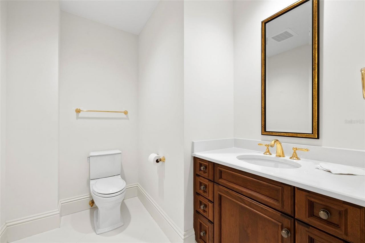 2251 Gulf Of Mexico Drive, Unit 301, Longboat Key, FL 34228 Photo