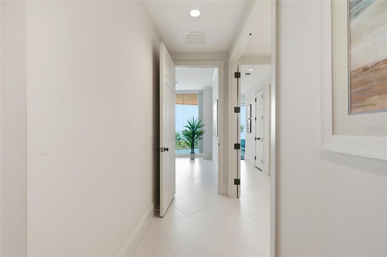 2251 Gulf Of Mexico Drive, Unit 301, Longboat Key, FL 34228 Photo