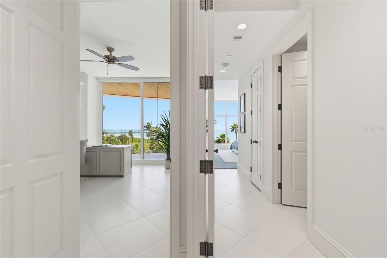 2251 Gulf Of Mexico Drive, Unit 301, Longboat Key, FL 34228 Photo