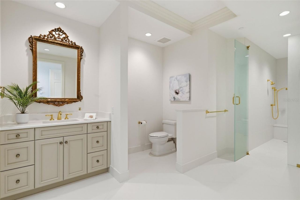 2251 Gulf Of Mexico Drive, Unit 301, Longboat Key, FL 34228 Photo