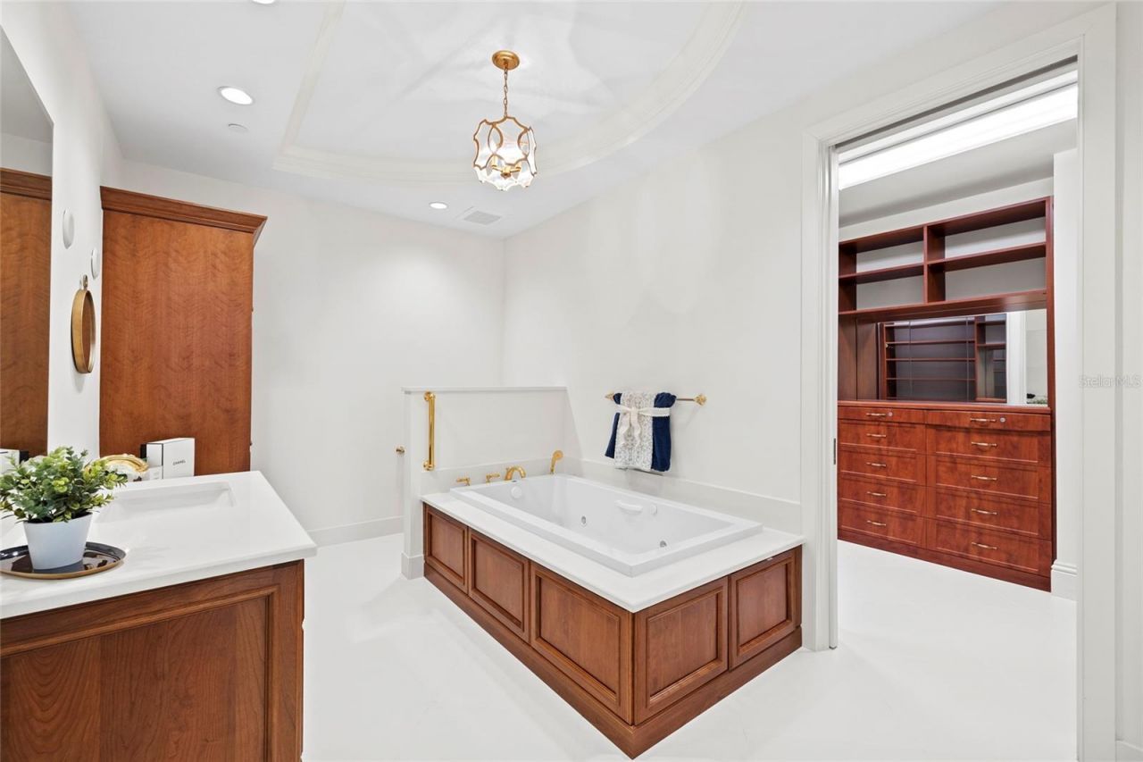 2251 Gulf Of Mexico Drive, Unit 301, Longboat Key, FL 34228 Photo