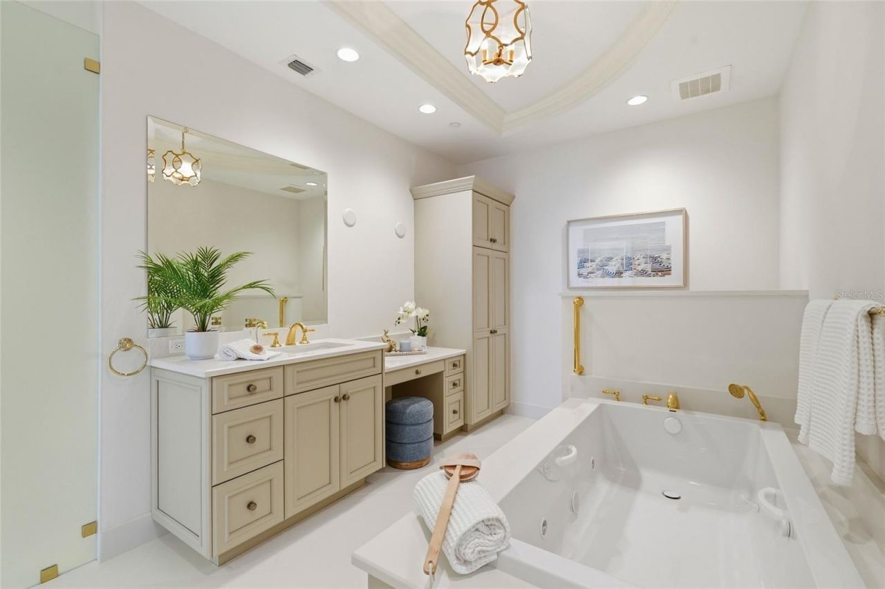 2251 Gulf Of Mexico Drive, Unit 301, Longboat Key, FL 34228 Photo
