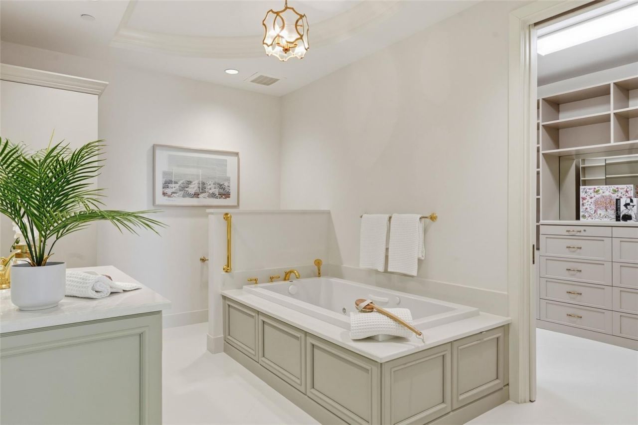 2251 Gulf Of Mexico Drive, Unit 301, Longboat Key, FL 34228 Photo