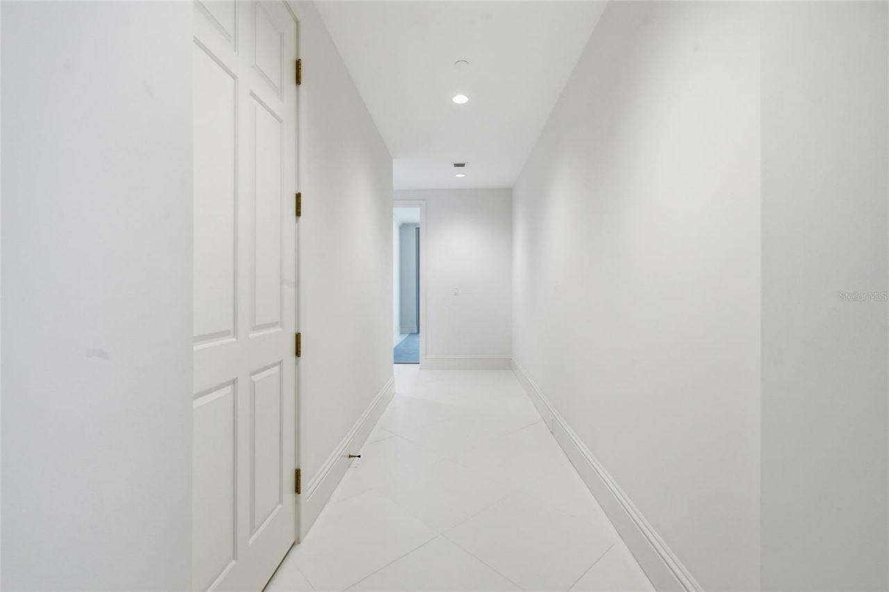 2251 Gulf Of Mexico Drive, Unit 301, Longboat Key, FL 34228 Photo