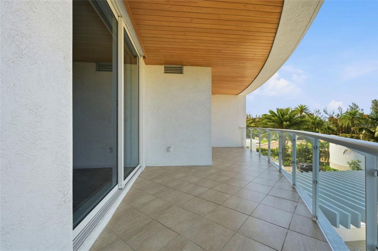 2251 Gulf Of Mexico Drive, Unit 301, Longboat Key, FL 34228 Photo