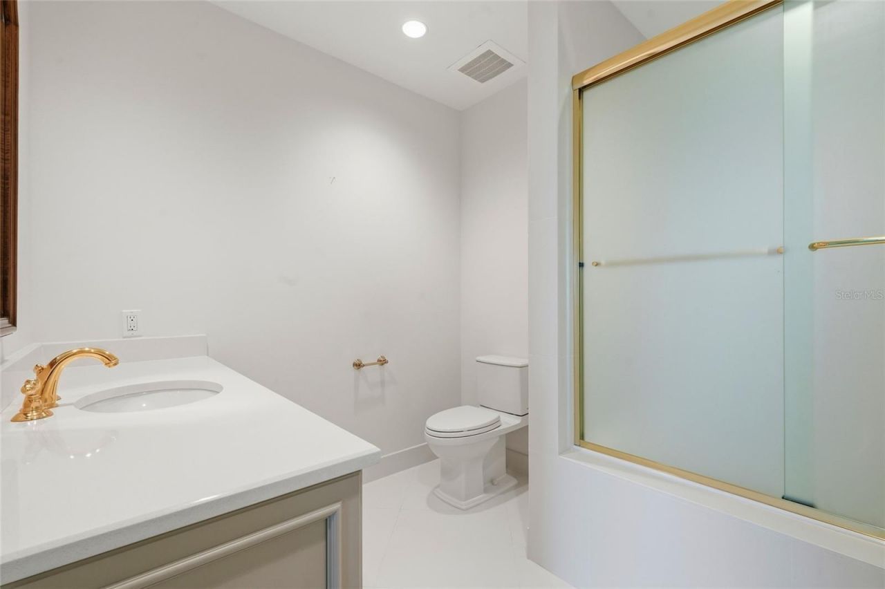 2251 Gulf Of Mexico Drive, Unit 301, Longboat Key, FL 34228 Photo