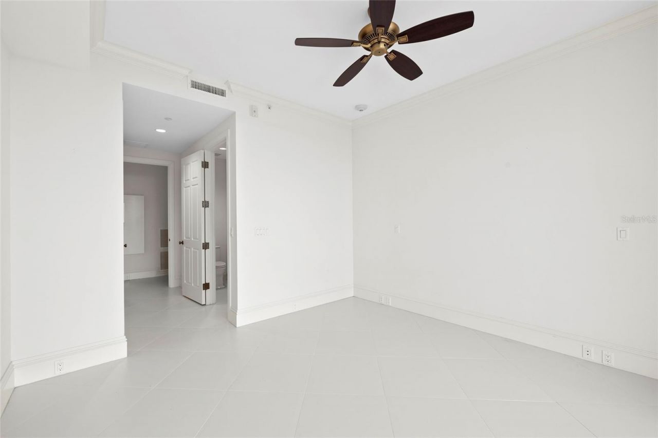 2251 Gulf Of Mexico Drive, Unit 301, Longboat Key, FL 34228 Photo