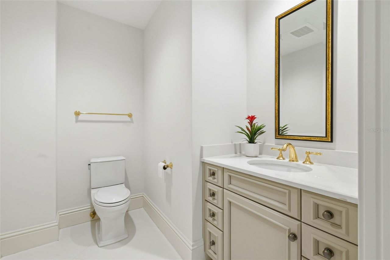 2251 Gulf Of Mexico Drive, Unit 301, Longboat Key, FL 34228 Photo