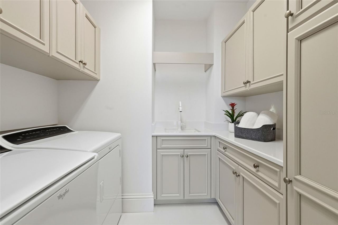 2251 Gulf Of Mexico Drive, Unit 301, Longboat Key, FL 34228 Photo