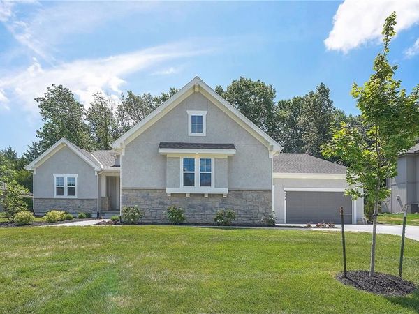 6753 Longview Road, Shawnee, KS 66218