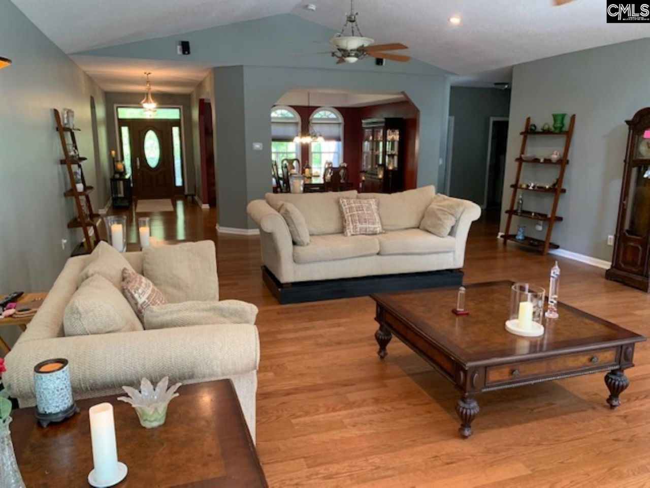 1338 John G Richards Road Photo 4