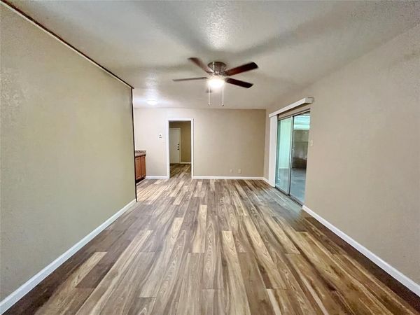 907 S Bowen Road, Arlington, TX 76013